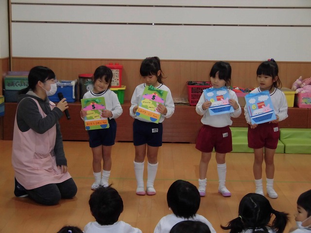 ���a����